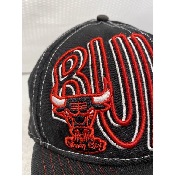 Vintage Chicago Bulls Black Red Outline Windy City Snapback Cap Hat Cleaned - Picture 3 of 7
